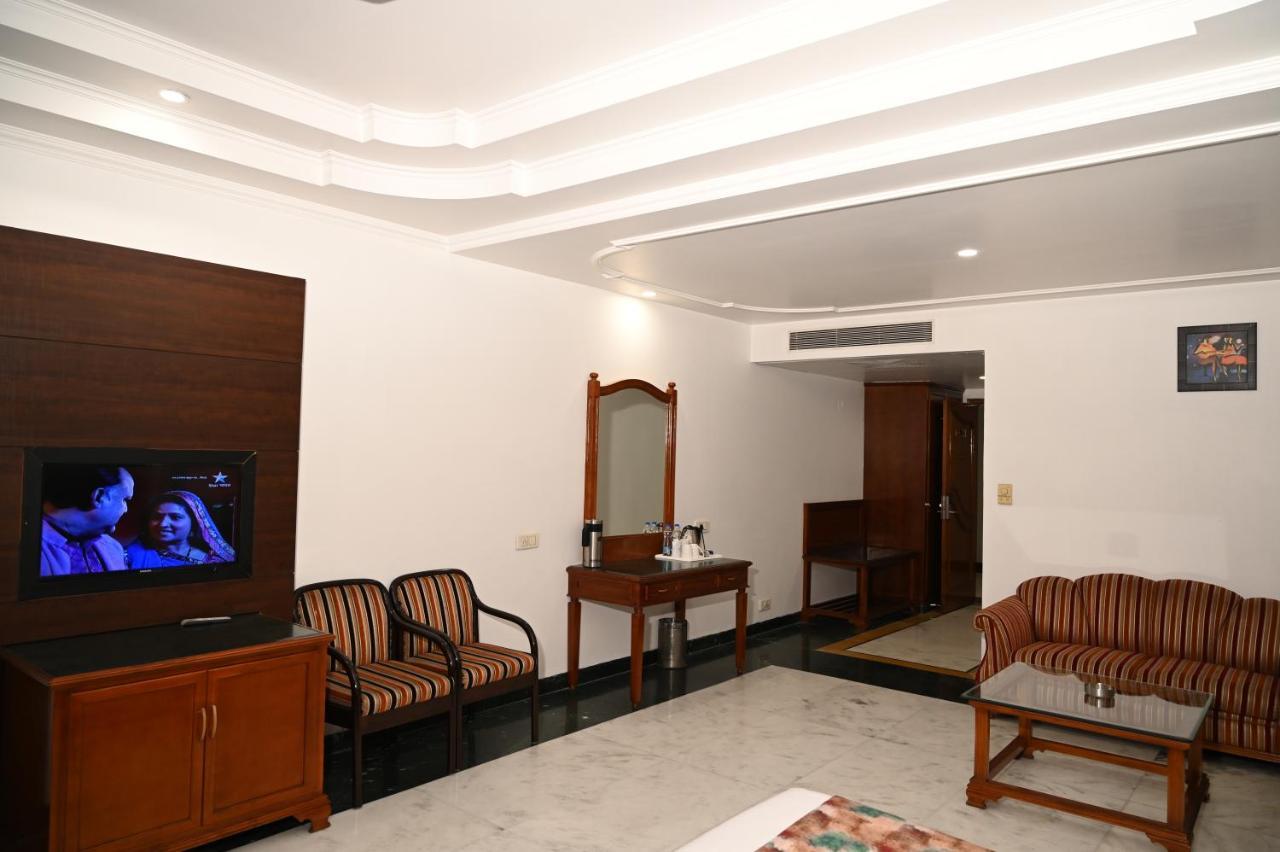 Hotel Lawrence Amritsar Exterior photo